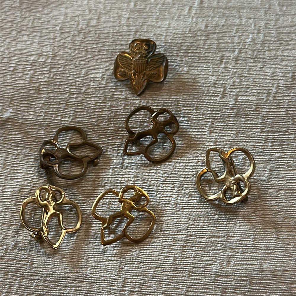 6 Vintage‎ Girl Scouts Brownie Elf Trefoil Pin Gold Tone Lapel Pins